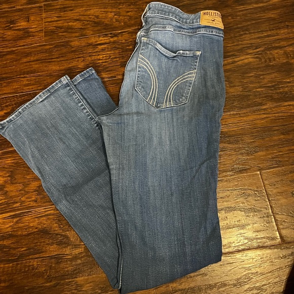 Hollister jeans - Picture 1 of 2